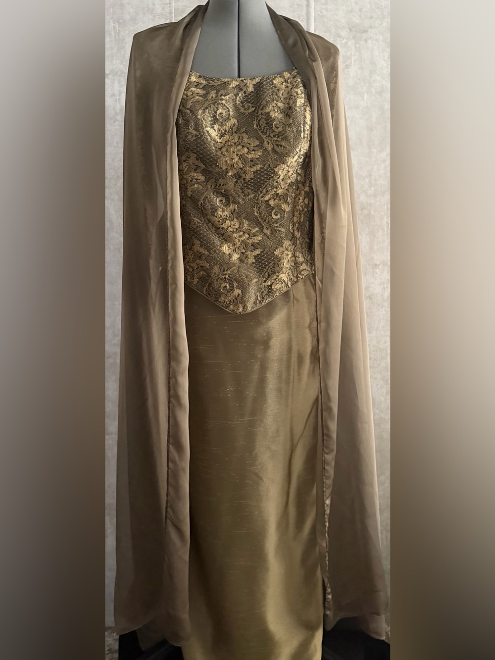 Franc Sarabia 2pc Olive/Gld Crepe Skirt/Lace CorsetTop Evening Gown Set Shawl S6